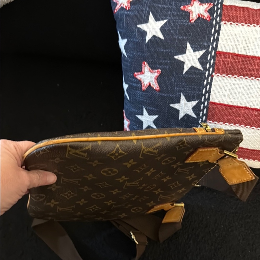 Final Price!! Can’t go lower!!💯 Authentic Louis Vuitton Brown Monogram CrossBody - Picture 10 of 14